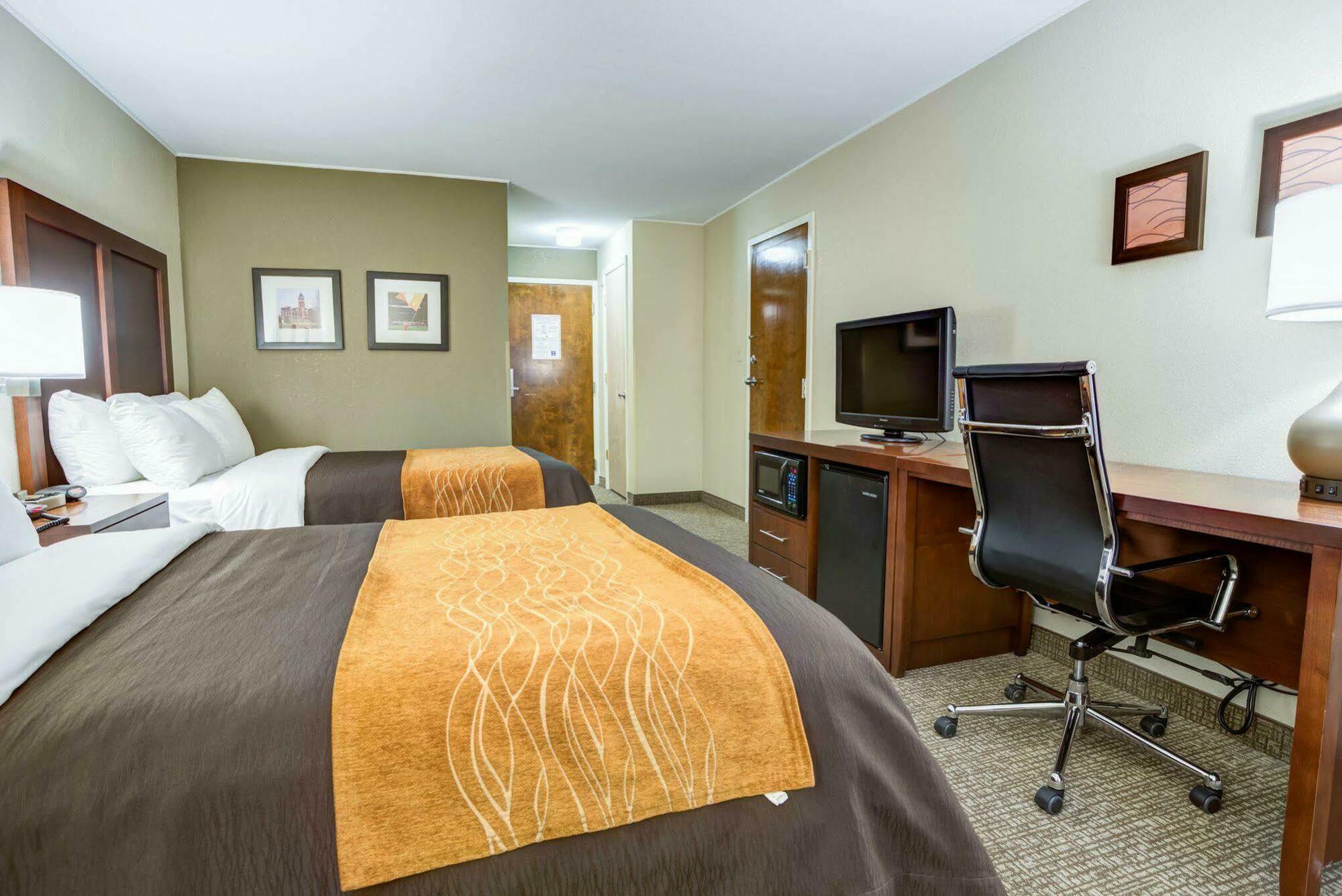 Comfort Inn & Suites Clemson - University Area Exterior photo